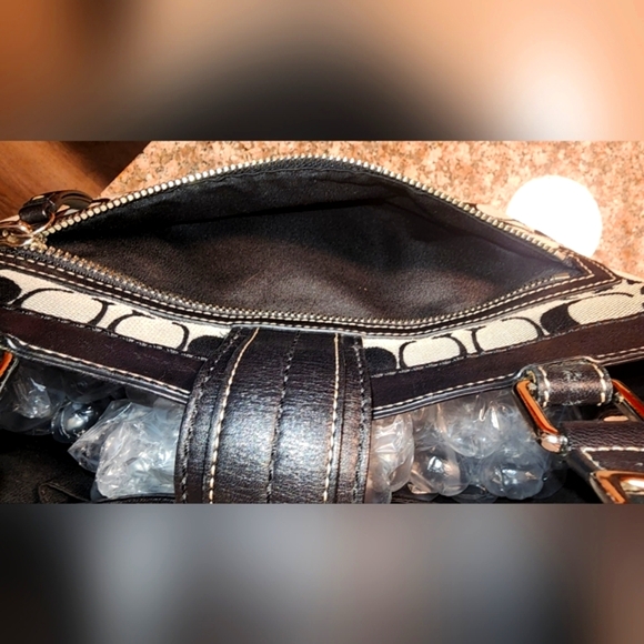 Coach Black and Cream Signature Tote Bag - Picture 7 of 16